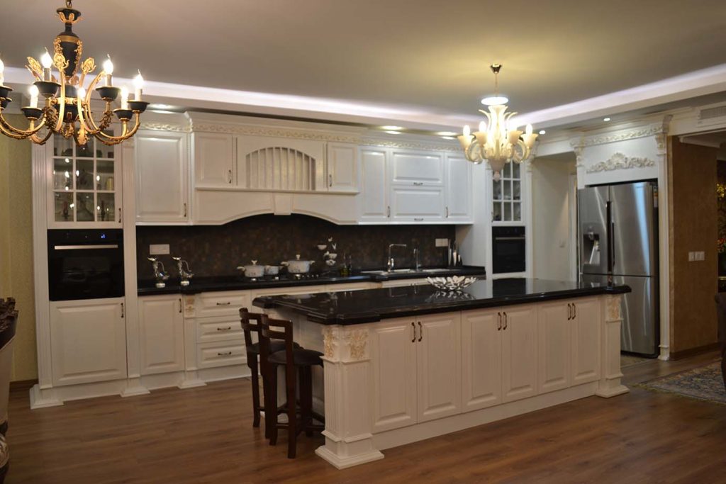 رنگ کاری چوب در فردیس